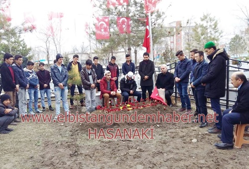 AK Gençlik’ten Şehide Kabir Ziyareti