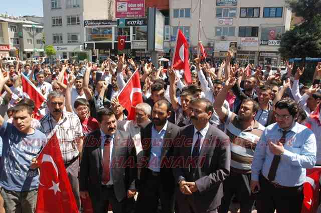 “Bayrak Bir Milletin Namusudur”