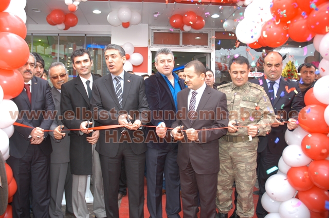 Bedava 1 Ton Döner Dağıttı