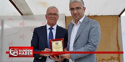 Bu Dostluğu Dünya Duysun!.. Görsün!..