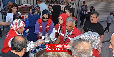 Can Kulağı’ndan Aşure İkramı