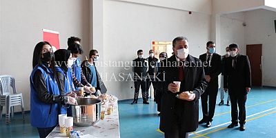 Çanakkale’deki Bir Öğününü İkram Ettiler