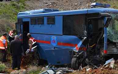 Cezaevi Aracı Devrildi: 1 Ölü