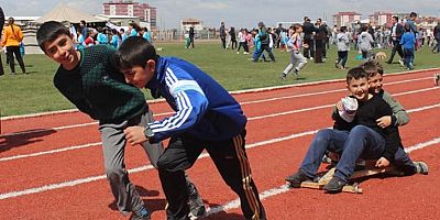 Çocuklar Atalarının Oyununa Geldi!