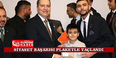 Demirel’e “Başarılı Siyasetçi” Ödülü