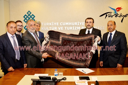 Elbistanlı Bakana Elbistan Halısı