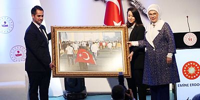 Emine Erdoğan’a EGM Hatırası