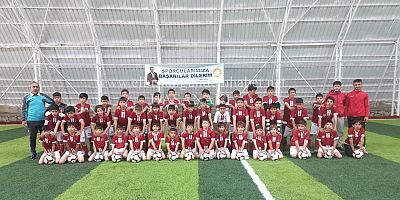 Futbol Ordusu Göz Kamaştırıyor