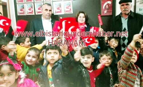 Gazilere Türk Bayrağı Jesti