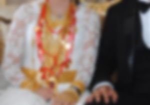 Hem Karısı Hem Takısı Gitti!