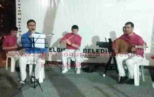 İlahiler Büyüledi
