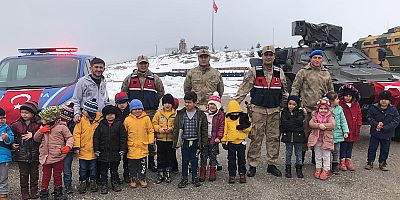 Jandarma Sevgisi Bir Başka