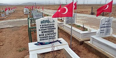 Kimsesizler Mezarlığı Kırmızı - Beyaz