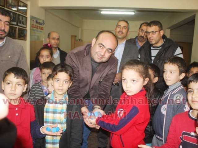 Mavi Kapaklar Engel Aşıyor