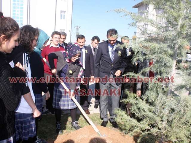 Öğretmenleri Adına Ağaç Diktiler