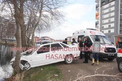 Otomobil Uçtu Ağaç Tuttu