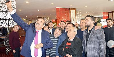 Paksoy’dan Medya Özçekimi