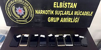 Polis Uyuşturucu Aradı Telefon Buldu