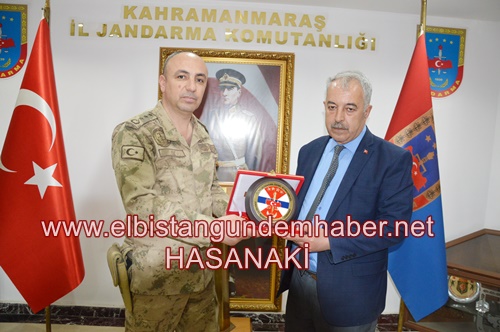 Şair Pamuk’a Çifte Onur