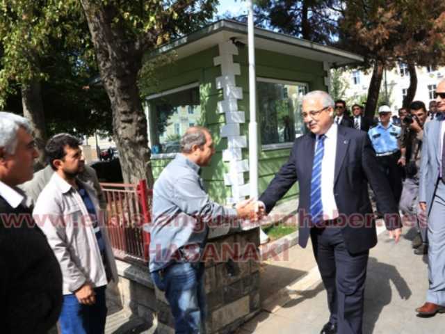 Vali Önce ‘HALK’ Dedi